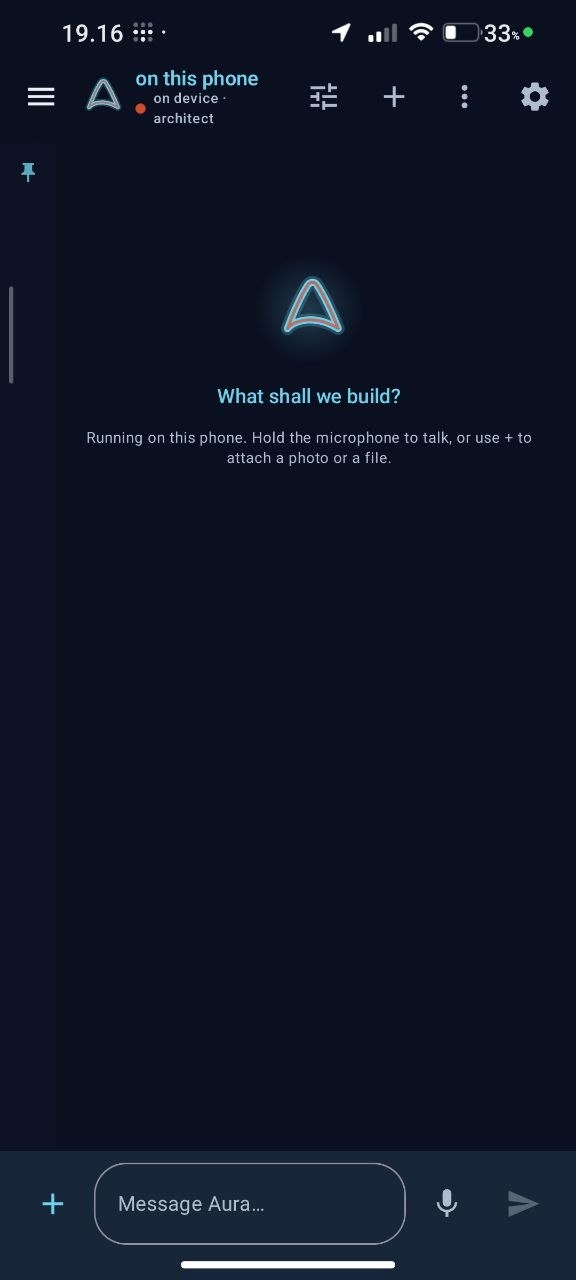 Aura Droid chat screen preview